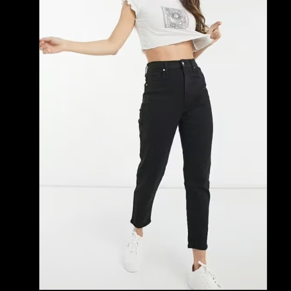 LEVIS HIGH WAISTED MOM JEAN BLACK SATEEN NWT $70 JEANS 29 w